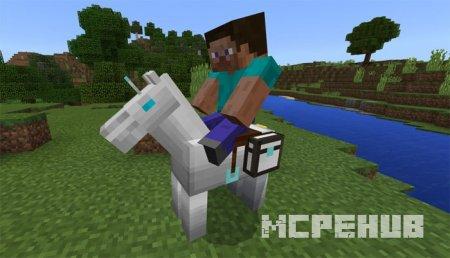 Игрок верхом на механической лошади