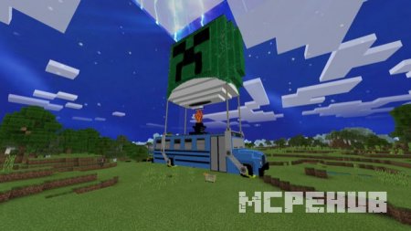 10-местный автобус, летящий по воздуху, удерживаясь воздушным шаром