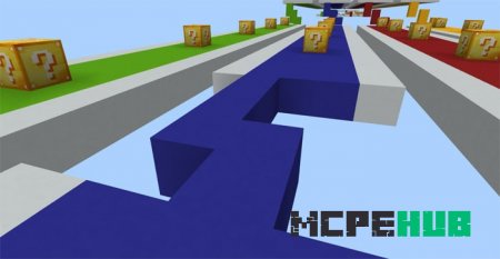 Разрушенная дорожка на трассе с лакиблоками