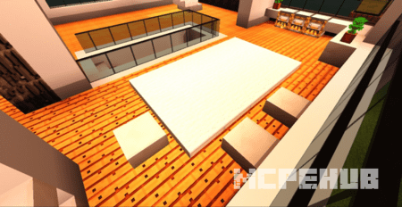 Кухня с большим белым столом