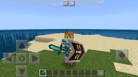 Игрок с ангельским щитом в руках