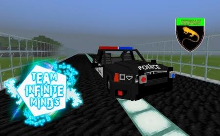 Вид спереди на полицейскую машину Dodge Charger с мигалками