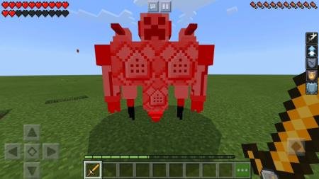 Робот окрасился в красный и готов взорваться