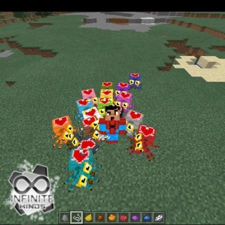 Множество дружелюбных пауков вокруг игрока