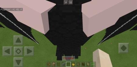 Игрок летит верхом на драконе