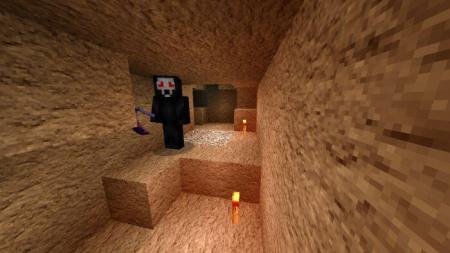 Жуткий моб с красными глазами и оружием, найденный в пещере