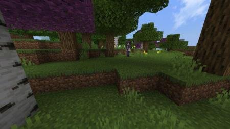 Жуткий моб поджидает игрока в лесу