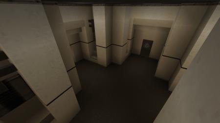 Огромный коридор перед входом в два особо охраняемых помещения