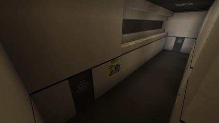 Коридор напротив помещения, в котором содержится объект SCP-012
