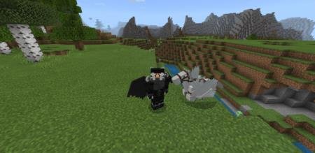 Игрок с крыльями, скрафченными из перьев пегаса