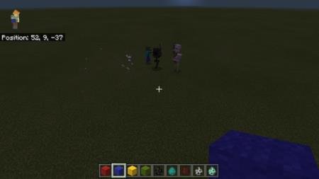 Несколько мобов стоят перед игроком в ночное время