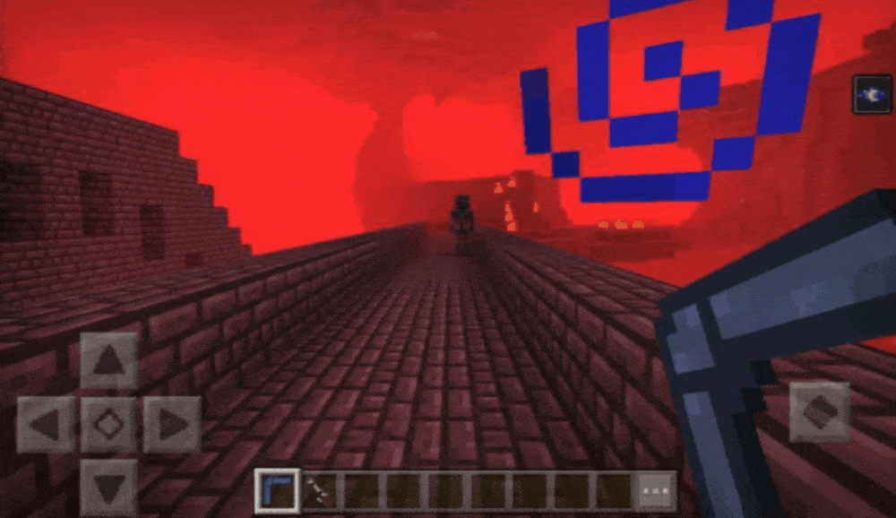 Игрок бросает бумеранг во враждебного моба