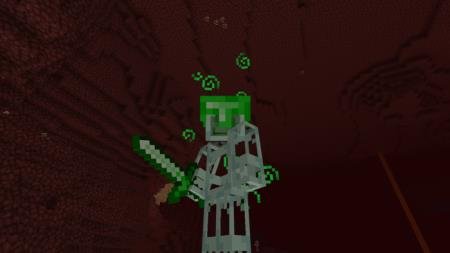 Игрок, снаряжённый изумрудным мечом и изумрудным шлемом, увеличивающим прыжок