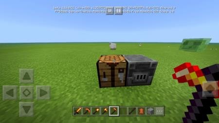 Расплавленная мотыга в руках у игрока