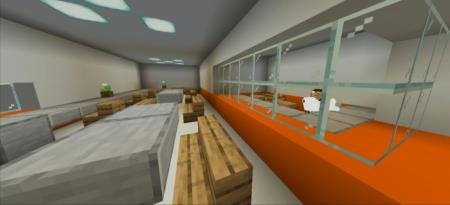 Закрытое стёклами помещение для поваров в кафетерии