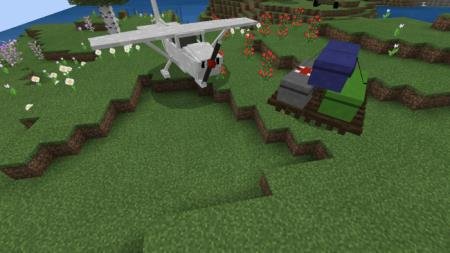 Белый самолёт и гуманитарная помощь