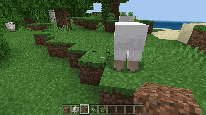 Игрок убивает овцу, установив взрывной блок-ловушку прямо под него