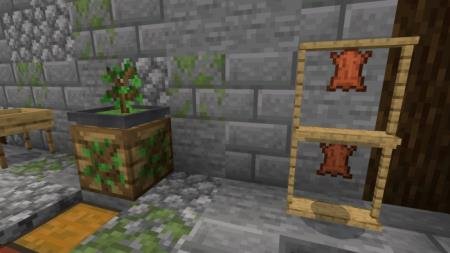 Ящик с горшком для выращивания растений и полка для сушки кожи в кузнице