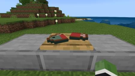 Порезанная на разделочной доске рыба