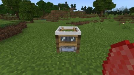 Игрок с мясом стоит перед блоком холодильника