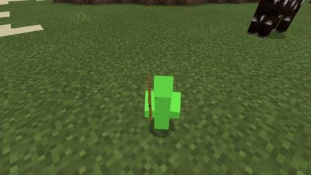 Зеленый солдат-мечник