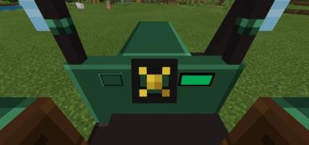 Внтуренний интерьер с полным зелёным датчиком, указывающим на количество топлива