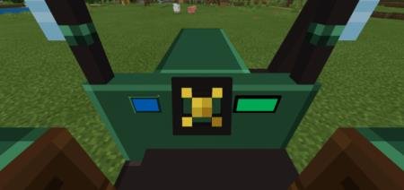 Внутренний интерьер трактора с индикатором оставшейся воды