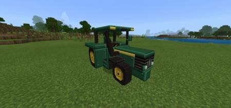 Трактор одиноко стоит на равнине