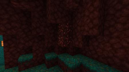 Рубиновая руда, подсвеченная зелёным свечением в искажённом лесу