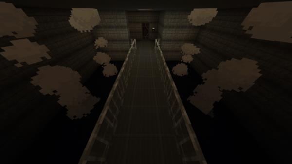 Тёмный переход между блоками здания