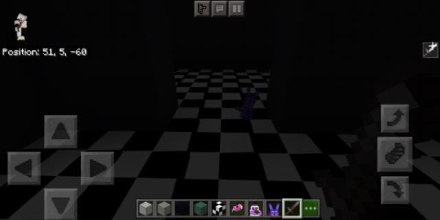 Игрок с мечом в полной темноте