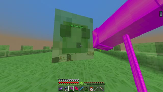 Игрок с розовым молотом