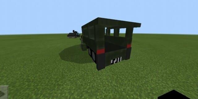 Большой грузовик сзади