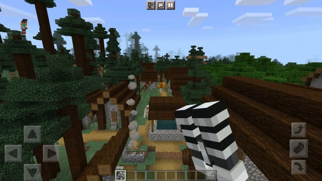 Бинокль в руке игрока