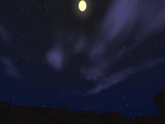 Яркая луна на небе