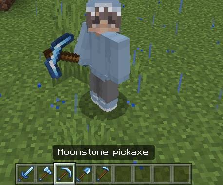 Кирка из лунного камня