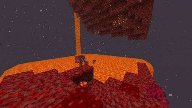 Льющаяся в озеро лава