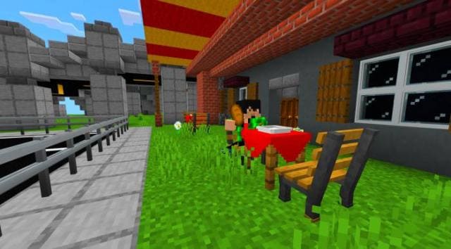 Игрок сидит во дворе и кушает