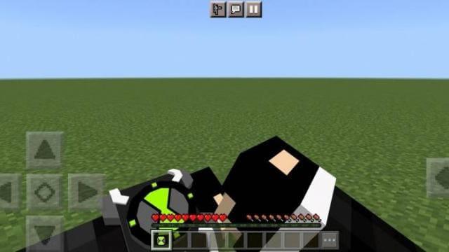 Игрок с омнитриксом в руке