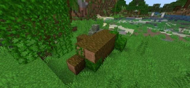 Упавшее бревно в джунглях