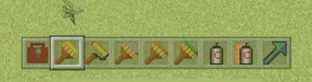 Множество кистей в инвентаре быстрого доступа