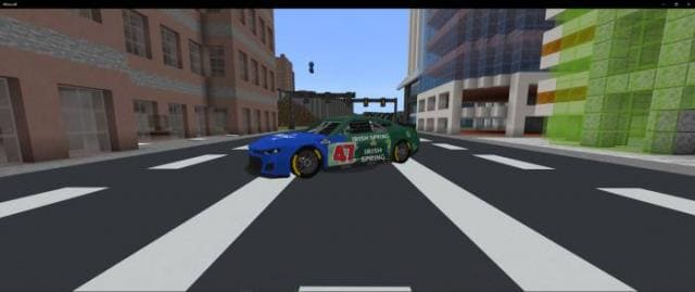 Сине-зеленый автомобиль