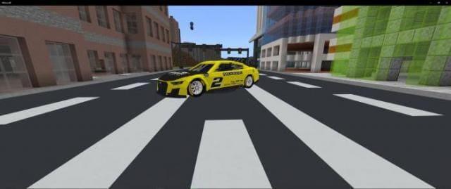 Желтый автомобиль