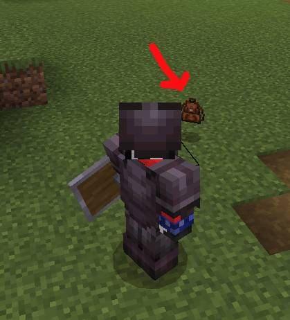 Сумка выпала на траву