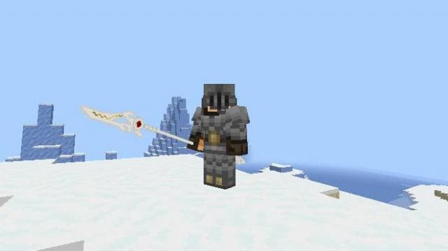 Копье в руке игрока