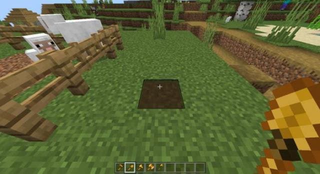 Лопата в руке пользователя