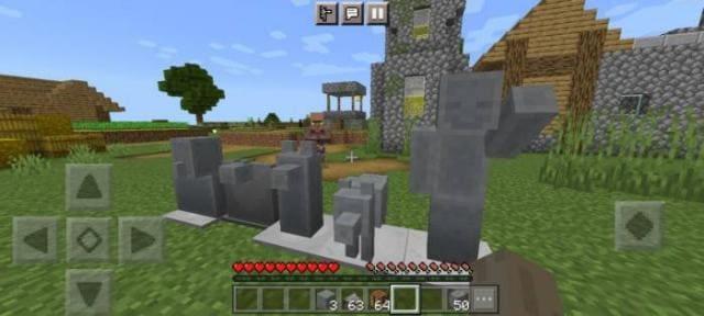 Несколько каменных статуй