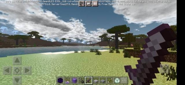 Игрок с незеритовым мечом на равнине