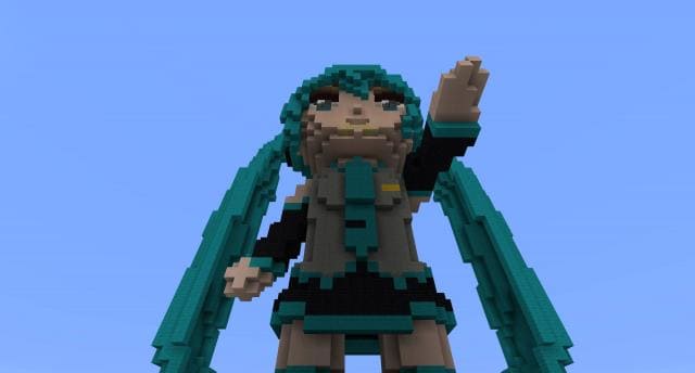 Маленькая Мику вид снизу