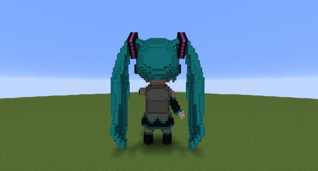 Маленькая Мику вид сзади